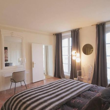 Charme Et Modernite Au Coeur Du Quartier St Louis Apartment Versailles Exterior photo
