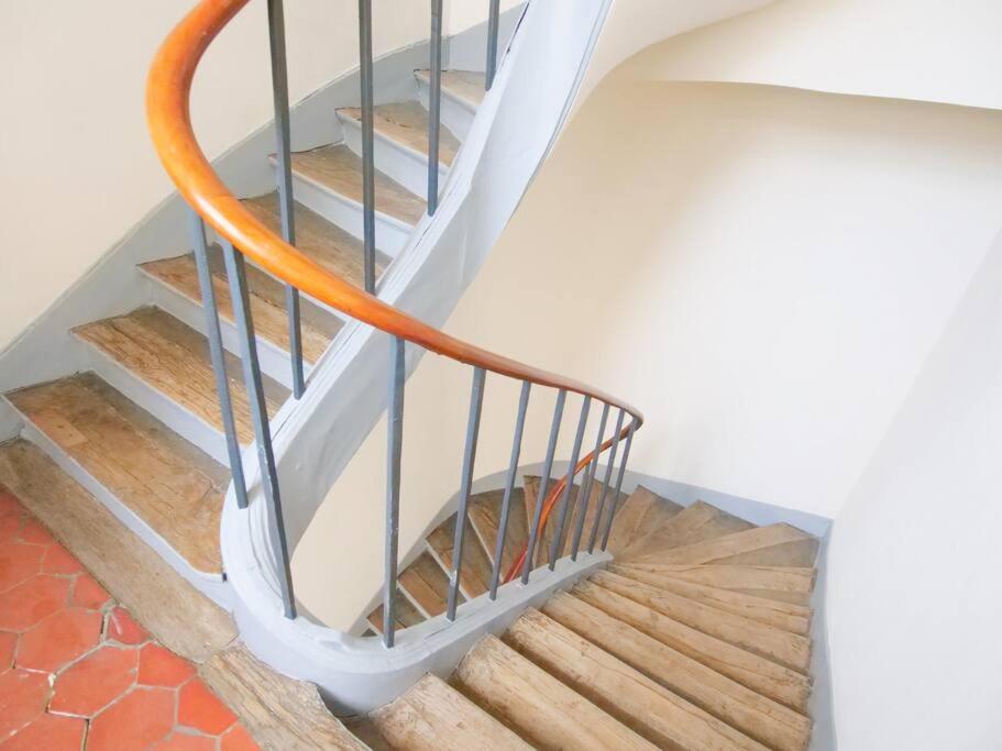 Charme Et Modernite Au Coeur Du Quartier St Louis Apartment Versailles Exterior photo