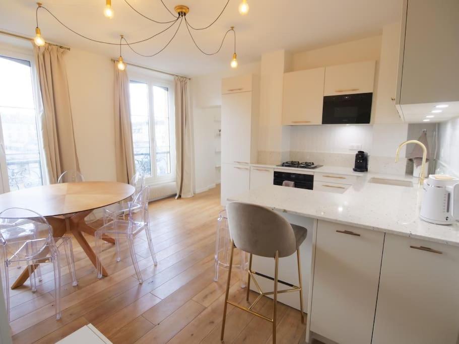 Charme Et Modernite Au Coeur Du Quartier St Louis Apartment Versailles Exterior photo